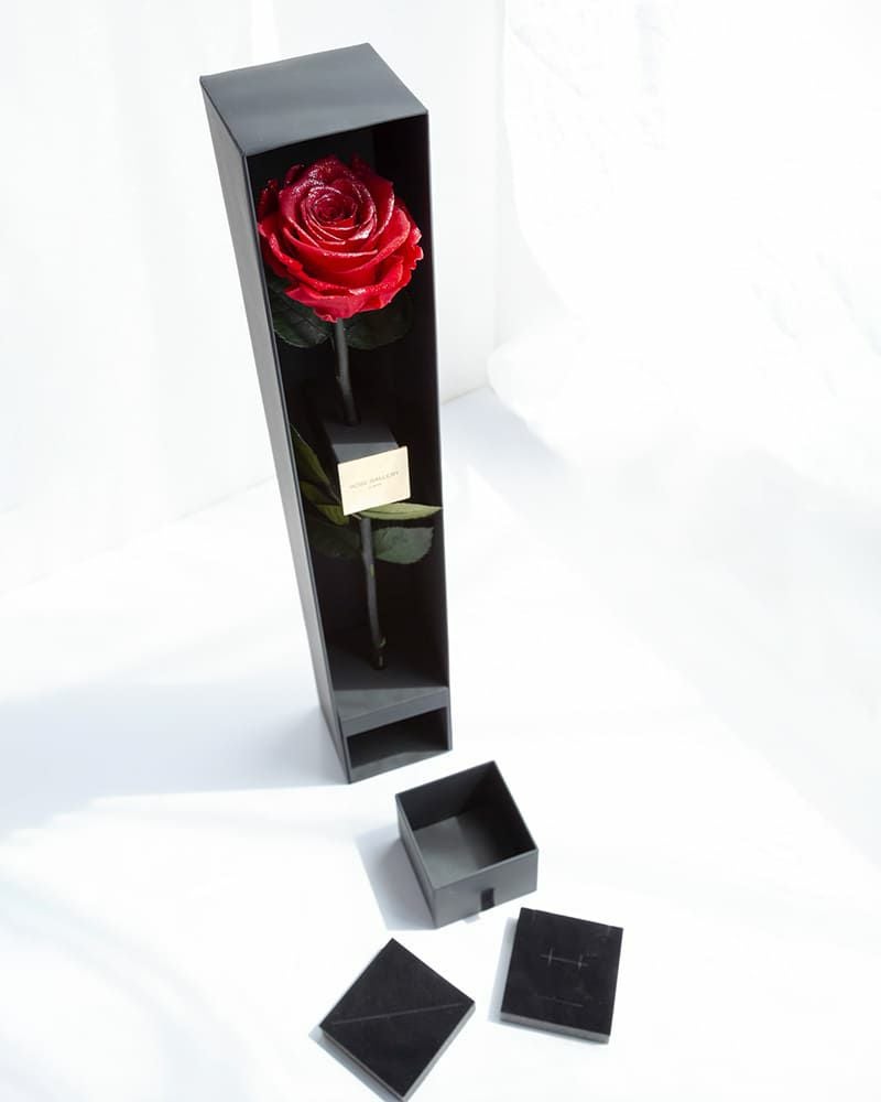 s*o様 rose gallery ginza イニシャル　プリザーブドフラワー ザ・ワンスペシャルエディション | ローズギャラリー銀座 オンライン
